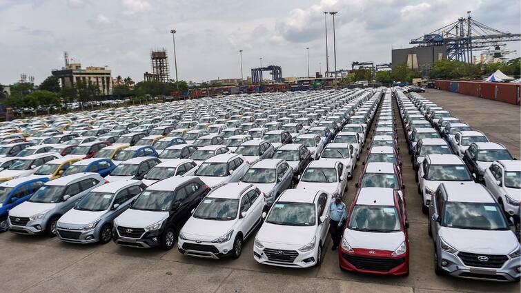 SIAM Reports 3 Percent Growth in June Passenger Vehicle Sales, 21.3 Percent Rise in Two-Wheelers SIAM Reports 3% Growth in June Passenger Vehicle Sales, 21.3% Rise in Two-Wheelers