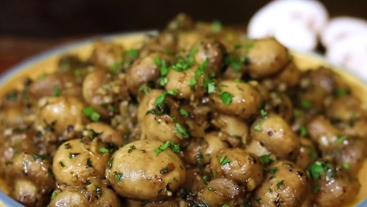 Butter Garlic Mushroom Recipe in Tamil Health Food Snack Check out here Butter Garlic Mushroom: சப்பாத்திக்கு நல்ல காம்பினேசன் பட்டர் கார்லிக் மஷ்ரும்; ரெசிபி!