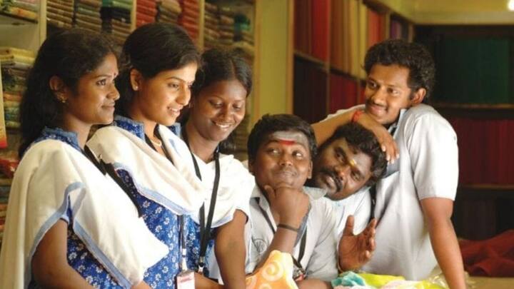 சினேகா படத்தில் கேமியோ ரோலில் நடித்து இருந்தார். இப்படம், சிறந்த இயக்குநர் மற்றும் சிறந்த நடிகை என இரண்டு பிலிம்பேர் விருதுகளை பெற்றுள்ளது.