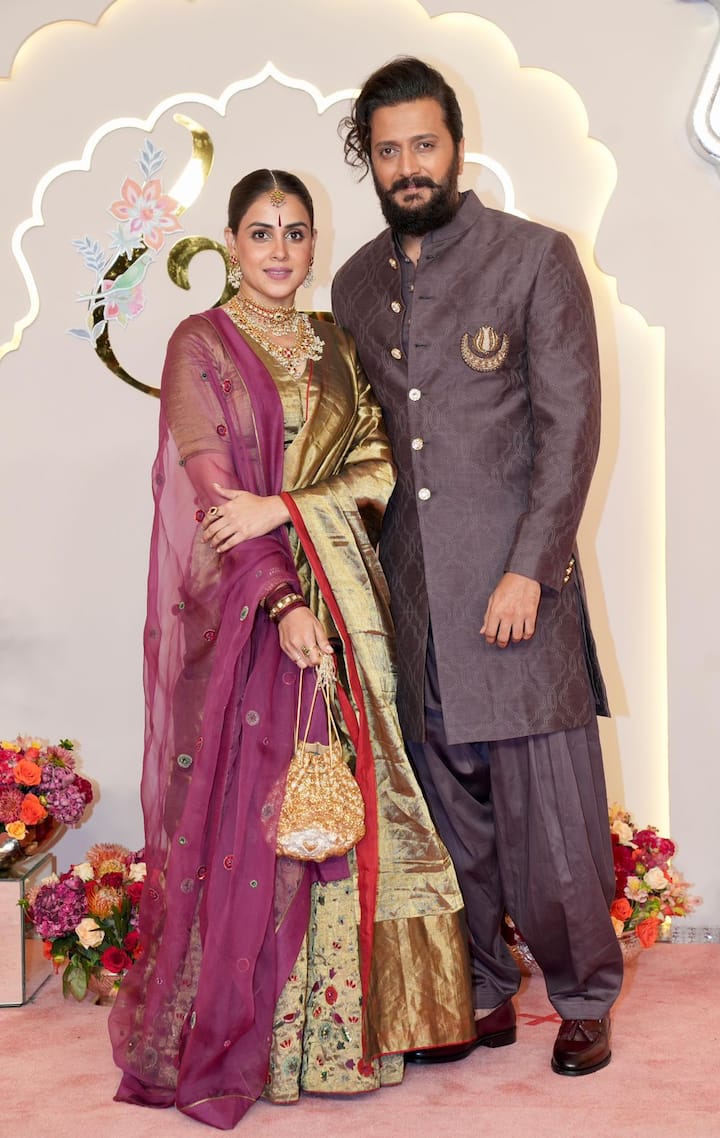 Riteish Deshmukh arrived at the wedding with wife Genelia.