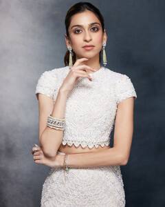 खूबसूरती में राधिका मर्चेंट की बहन को टक्कर देती हैं आकाश अंबानी की साली, तैयार होकर दीदी श्लोका को भी छोड़ देती हैं पीछे