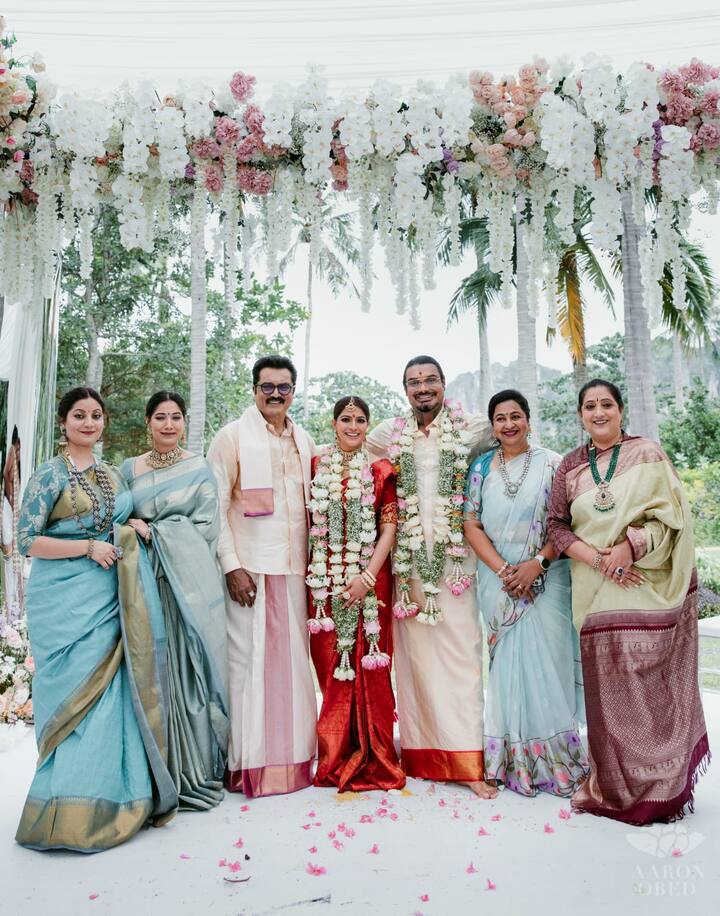 இவர்களின் சங்கீத், வரவேற்பு விழா போன்ற நிகழ்ச்சிகளில் திரை நட்சத்திரங்கள் பலர் கலந்து கொண்டனர்.