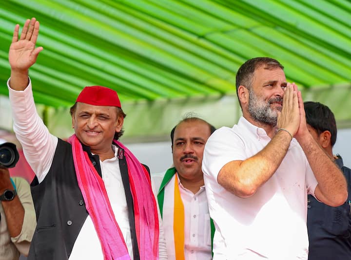 फिलहाल साफ नहीं है कि कांग्रेस को तीन सीटें मिलेंगी या नहीं पर सूत्रों के हवाले से यह जरूर कहा गया था कि सपा 'गिव एंड टेक' फॉर्मूले के तहत कांग्रेस को दो सीटें दे सकती है.
