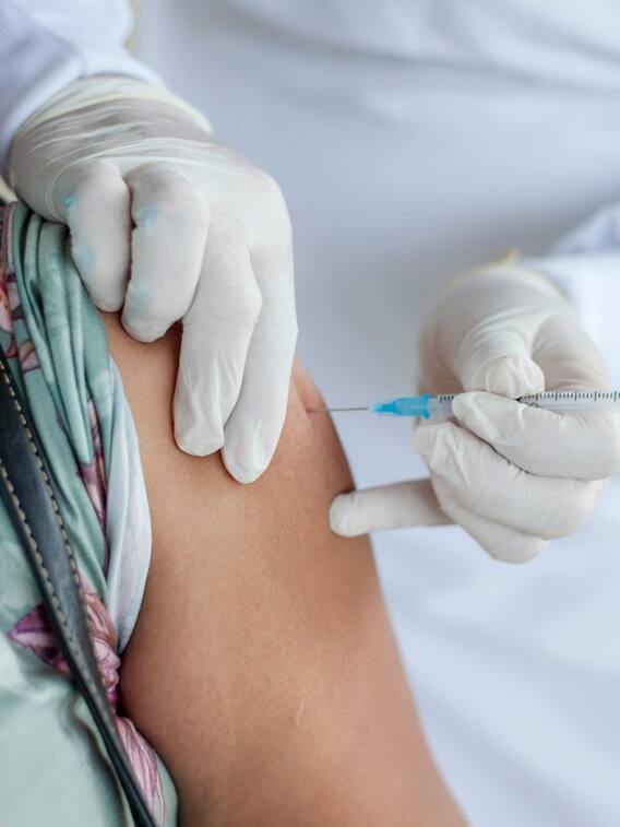 किस उम्र तक लगती है सर्वाइकल कैंसर की वैक्सीन?