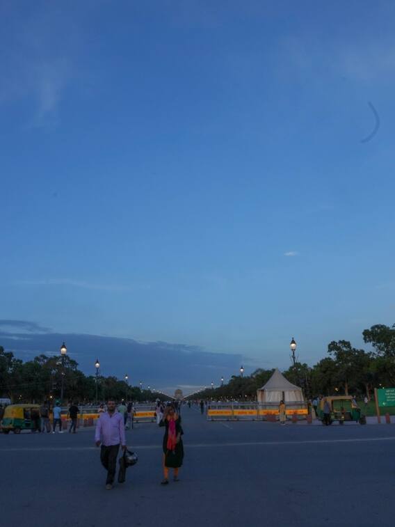 दिल्ली में उमस कर रही है लोगों को परेशान, जानें- कब मिलेगी राहत?