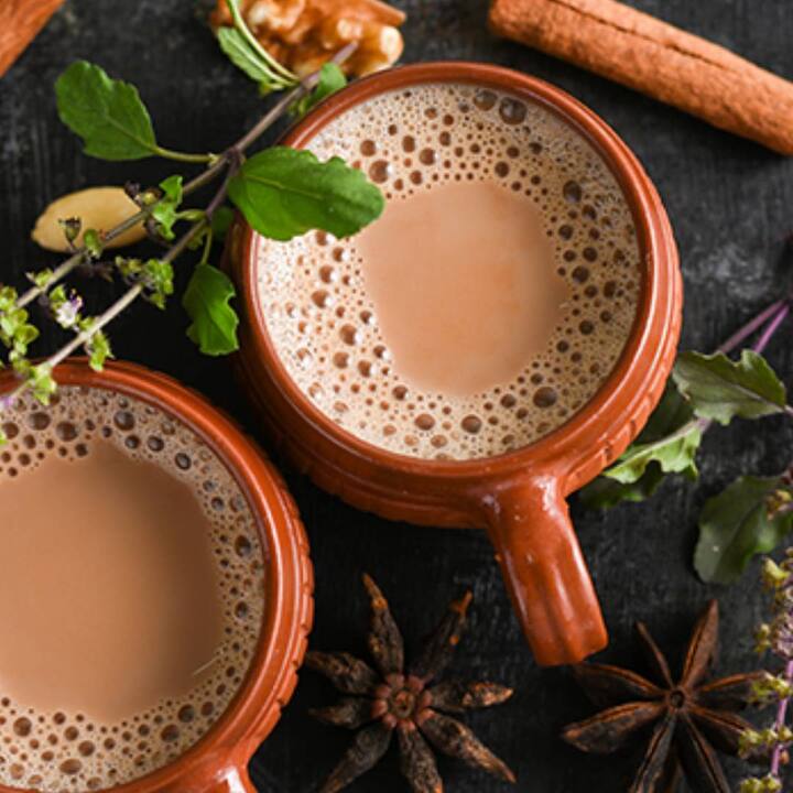 Earlier, water samples were taken from Pani Puri in Karnataka, out of which 71 samples were found to be at risk of cancer. In the same state, FSSAI had registered cases of coloring in flavored foods like cabbage Manchurian and cotton candy. Food safety officials took samples from Pani Puri shops and vehicles. Let us tell you how this tea can prove to be poisonous for you.