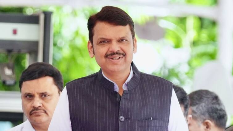 Maharashtra MLC Election Result 2024 Devendra Fadnavis Reaction after Mahayuti Win महाराष्ट्र विधान परिषद चुनाव में बड़ी जीत पर देवेंद्र फडणवीस की पहली प्रतिक्रिया, क्या कुछ कहा?