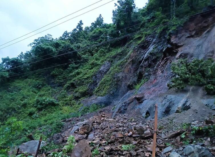 Accident in Nepal, 2 buses overturned due to landslide, rescue continues ਨੇਪਾਲ 'ਚ ਵਾਪਰਿਆ ਵੱਡਾ ਹਾਦਸਾ, ਜ਼ਮੀਨ ਖਿਸਕਣ ਕਰਕੇ ਰੁੜ੍ਹੀਆਂ 2 ਬੱਸਾਂ, ਰੈਸਕਿਊ ਜਾਰੀ