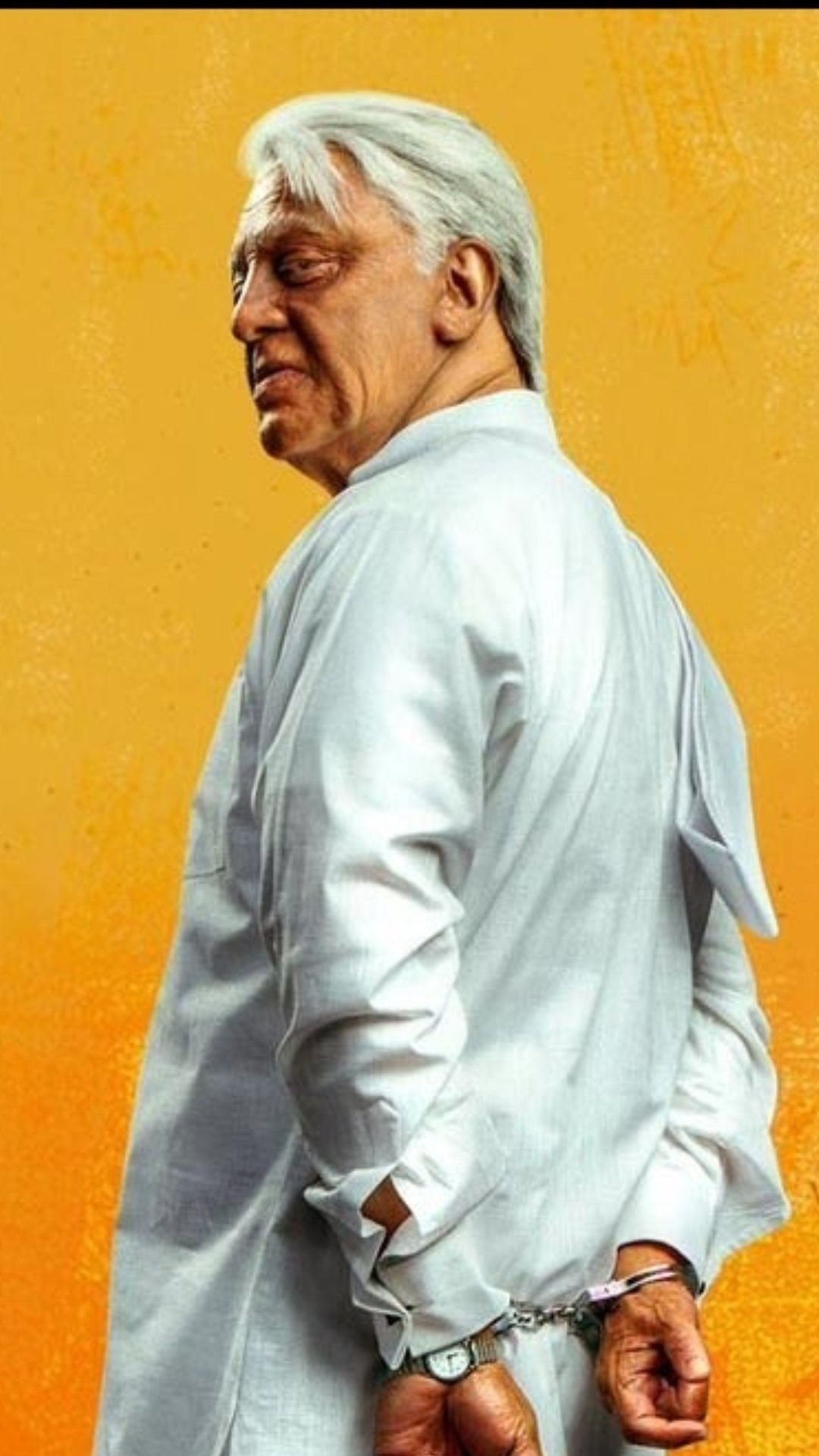 படத்தின் முதல் பாதி சென்டிமெண்டாகவும், மாஸாகவும் உள்ளது