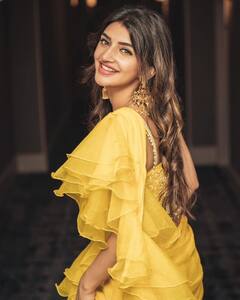 Sreeleela: శ్రీలీల స్టన్నింగ్‌ లుక్‌ - ఎల్లో కలర్‌ డ్రెస్‌లో మెస్మరైజ్‌ చేస్తున్న 'గుంటూరు కారం' బ్యూటీ