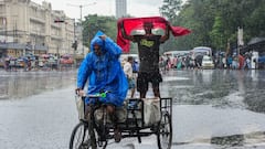 Rain Alert: ভোররাত থেকে ঝমঝমিয়ে বৃষ্টি, প্রবল বর্ষণের আশঙ্কা উত্তরবঙ্গে, কবে কমবে দুর্যোগ?