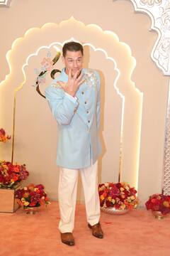 John Cena Anant Ambani - Radhika Merchant : अनंत-राधिकाच्या लग्नात जॉन सिनाचा देसी लूक!