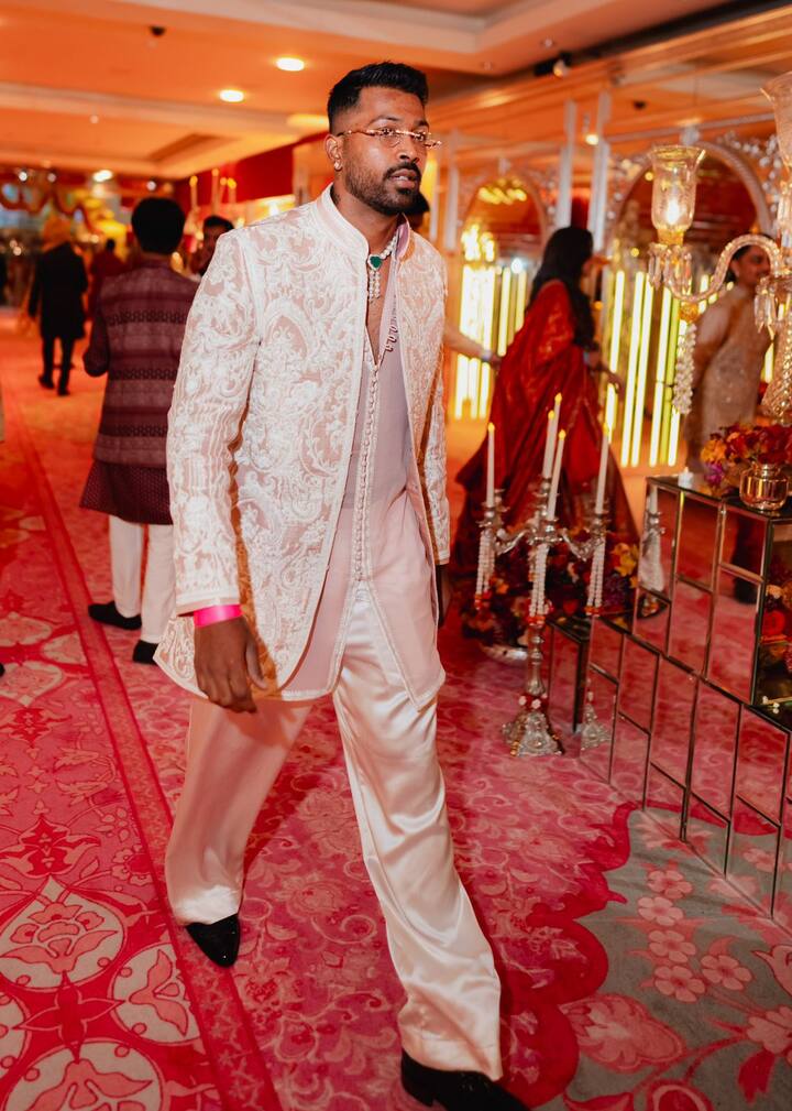 Hardik Pandya is seen entering the wedding venue.