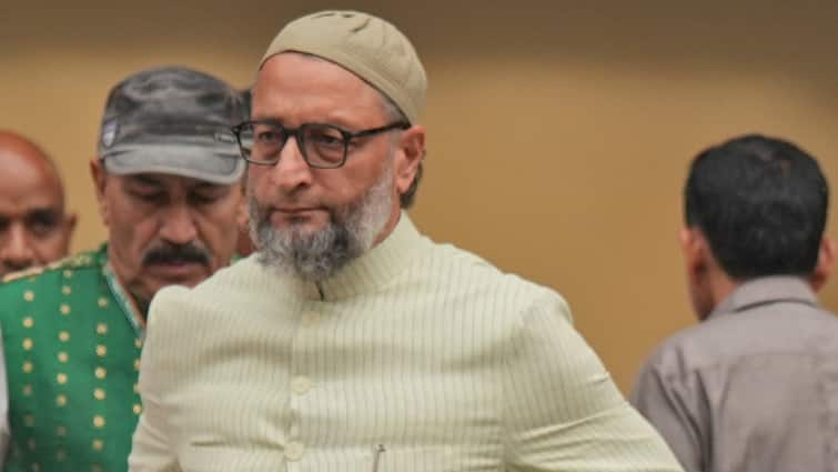 Mohammad Anas Claims Mayawati BSP Candidate was chosen for Election Accuses AIMIM Asaduddin Owaisi ANN 'बसपा प्रत्याशी को चुनाव लड़ाने के लिए हुई थी डील', ओवैसी का साथ छोड़ते ही AIMIM नेता का बड़ा खुलासा