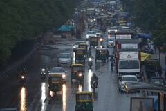 Delhi Weather: दिल्ली में उमस ने छीन लिया लोगों का सुकून, IMD ने कब तब के लिए जारी की बारिश की चेतावनी