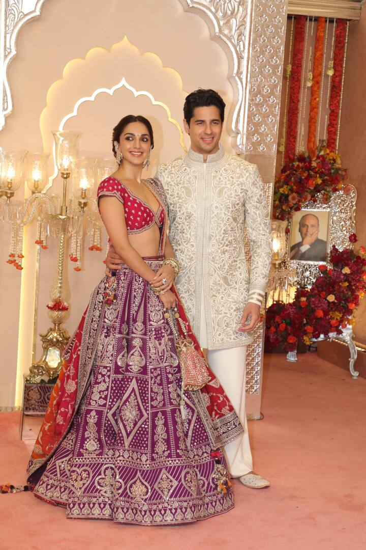 Sidharth Malhotra and Kiara Advani, who returned from London today, also attended the wedding.