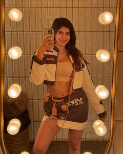 Sakshi Malik Photo: અભિનેત્રી સાક્ષી મલિકની ગ્લેમરસ તસવીરોએ વધાર્યું તાપમાન