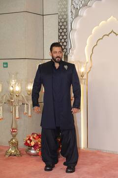 Anant Ambani Wedding: ब्लैक कुर्ता...पठानी सलवार, अनंत-राधिका की शादी में यूं बनठन कर पहुंचे सलमान खान, देखिए तस्वीरें