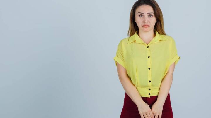 किडनी इन्फेक्शन: पेशाब अगर रुक-रुक कर आती है तो किडनी से जुड़ी समस्या हो सकती है. किडनी की बीमारी में टॉयलेट में भी गड़बड़ी शुरू हो जाती है. साथ ही पेशाब के दौरान दर्द और  जलन की शिकायत हो सकती है.