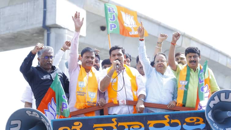 MUDA 'Scam' Karnataka BJP President Vijayendra, Party Workers Detained During Protest Over Karnataka BJP President Vijayendra, Party Workers Detained During Protest Over MUDA 'Scam'