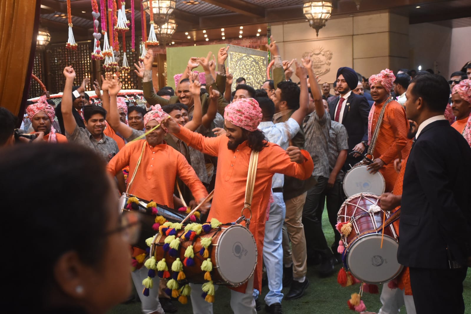 Anant Radhika Wedding: वर्ल्ड जियो सेंटर पहुंची अनंत अंबानी की बारात, इस शुभ घड़ी में राधिका संग लेंगे सात फेरे