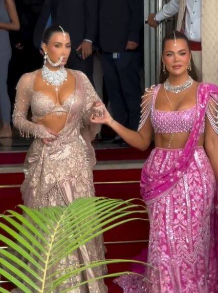 The Kardashian sister Kim and Khloe spotted outside their hotel as they made their way to NMACC for the event. (All Image: Manav Manglani.)