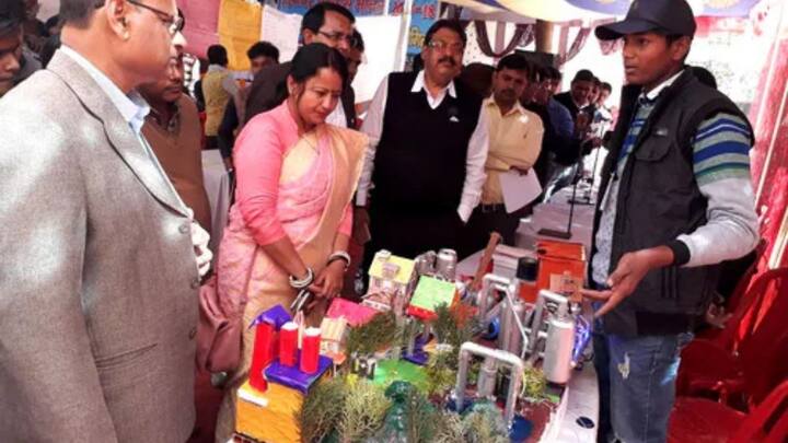 इंस्पायर अवॉर्ड के लिए सभी स्कूलों में एक आइडियल बॉक्स लगाया जाएगा. जिसमें छात्र-छात्राएं अपने आइडिया बॉक्स में डालते हैं.