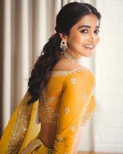 Pooja Hegde: ఎల్లో కలర్‌ లెహెంగాలో పూజా హెగ్డే స్టన్నింగ్‌ లుక్‌ - 'పుట్టబొమ్మ'ను ఇలా చూస్తే మతిపోవాల్సిందే..!