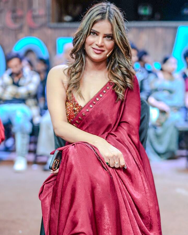 एक्ट्रेस अर्चना गौतम का शिव ठाकरे से लड़ाई हो गई और कथित तौर पर उन्होंने उनकी गर्दन पकड़ ली थी. बिग बॉस 16 ने इस हरकत पर अर्चना को शो से बाहर निकाल दिया था.