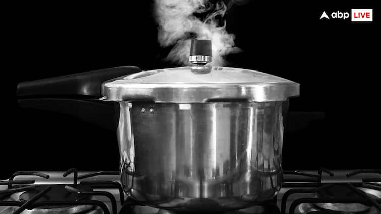 Use precautions while using pressure cooker otherwise the cooker may explode abpp Pressure Cooker Blast: ਬੰਬ ਵਾਂਗ ਫਟ ਜਾਏਗਾ ਪ੍ਰੈਸ਼ਰ ਕੁੱਕਰ, ਸਭ ਕੁਝ ਕਰ ਦੇਵੇਗਾ ਤਬਾਹ, ਪੱਲੇ ਬੰਨ੍ਹ ਲਵੋ