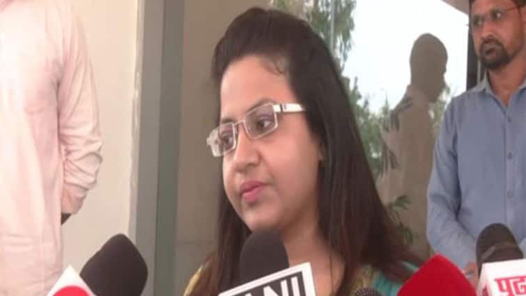 IAS Puja Khedkar Trouble Mounts As Parents Booked For Threatening Farmer in Pune Puja Khedkar's Mother Booked Under Arms Act After Gun-Brandishing Video Goes Viral, FIR Against Father Too