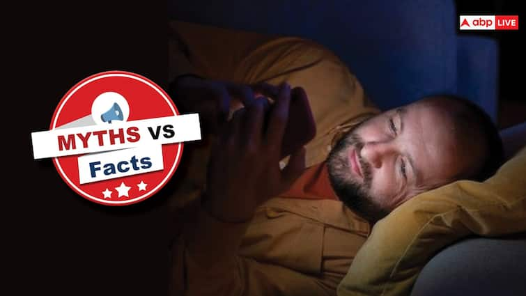 Sleeping with the phone nearby also causes cancer? Know what is the truth