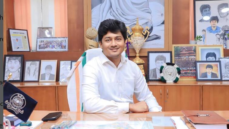 Central Govt has given the green signal to send IAS officer Krishna Teja to AP he will be working for three years in Andhra Pradesh maybe  as OSD of deputy CM Pawan Kalyan Krishna Teja: ఏపీ వచ్చేందుకు కృష్ణతేజకు కేంద్రం గ్రీన్స్ సిగ్నల్- కేరళలో ఫ్లైట్ ఎక్కడమే లేట్!