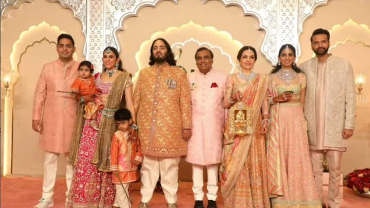 anant ambani radhika merchant wedding at shubh lagna celebrities attended ambani family event Anant Radhika Wedding: అంగరంగ వైభవంగా అనంత్ అంబానీ, రాధికా మర్చంట్ వివాహం