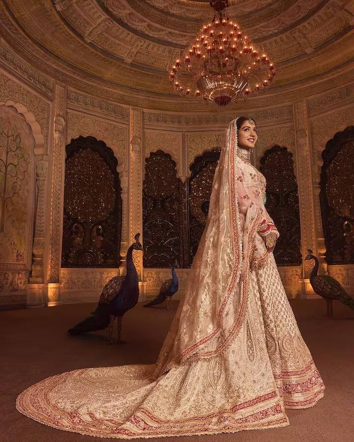 All Pics Credit: Instagram/@rheakapoor