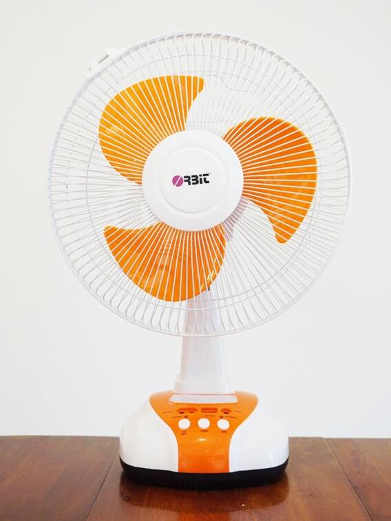 सीलिंग फैन में सिर्फ तीन ही ब्लेड क्यों होते हैं