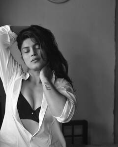 'पिंकीचा विजय असो' फेम अभिनेत्रीचा बोल्ड लूक, सिझलिंग हॉट फोटोंनी लक्ष वेधलं