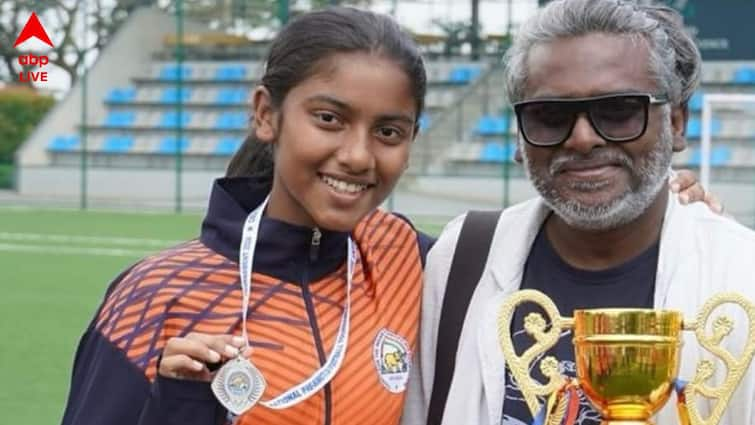 Actor Dibyendu Bhattacharya shares heartfelt note as his daughter Norah wins silver medal in CISCE Nationals Pre Subroto Cup Dibyendu Bhattacharya: ফুটবল মাঠে সাফল্য পেয়েছে মেয়ে, গর্বিত বলিউডে দাপিয়ে বেড়ানো বাঙালি অভিনেতা