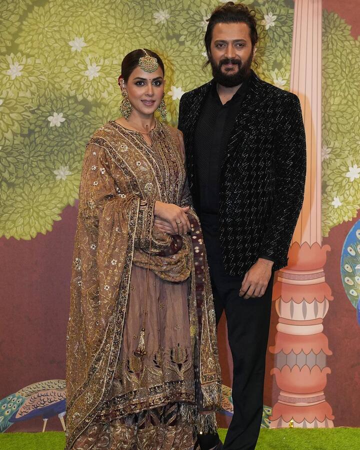 Power couple Riteish and Genelia Deshmukh stealing hearts.