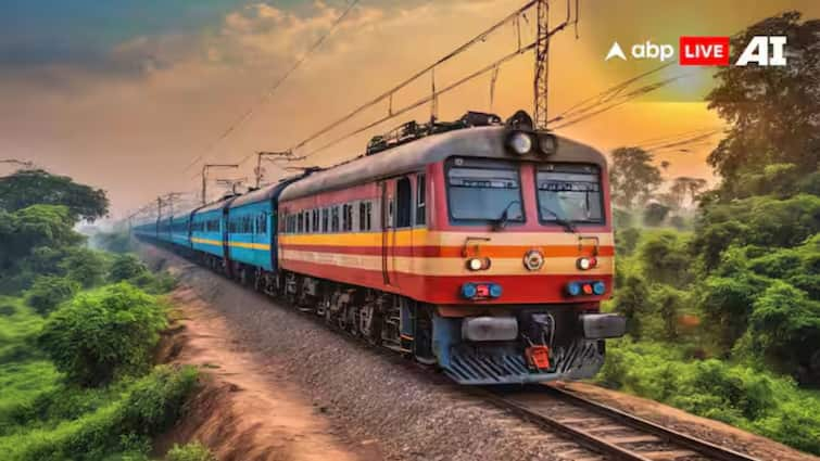 Railway News Flood stop train in UP effect of rain visible in Uttarakhand ann Railway News: बाढ़ ने रेल के चक्कों पर भी लगाया ब्रेक, उत्तराखंड में बारिश का दिख रहा असर