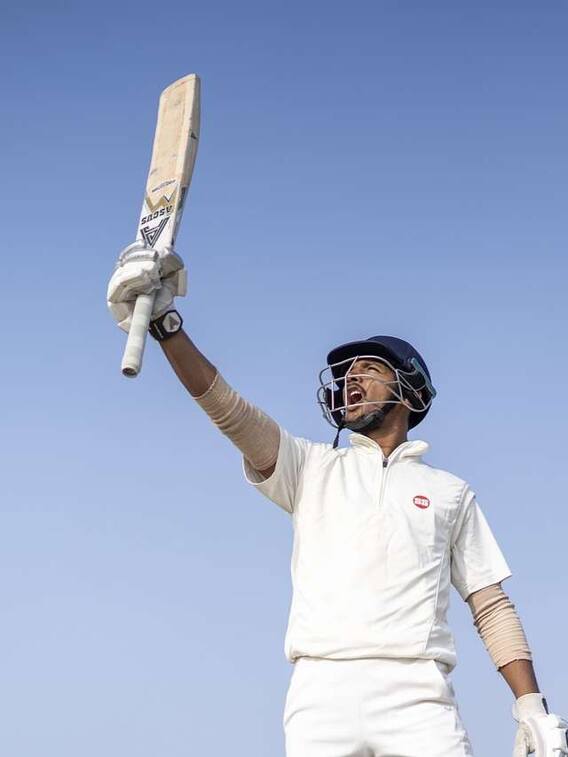 कश्मीर में इस जगह हर घर में बनते हैं क्रिकेट बैट