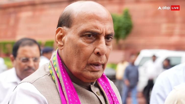 Defence Minister Rajnath Singh has been discharged from AIIMS Delhi Health Update राजनाथ सिंह को मिली अस्पताल से छुट्टी, जानें अब कैसी है तबीयत