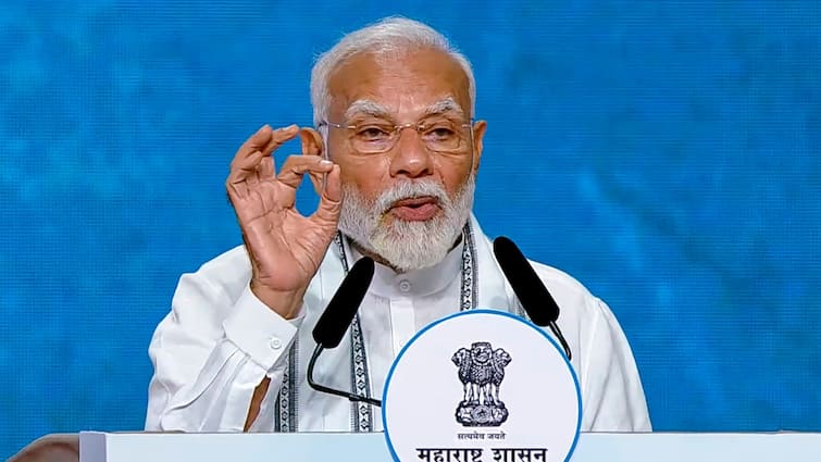 PM Modi Mumbai visit slams congress INDIA alliance says 8 crore new jobs created in nda govt PM Modi: 'पिछले 3-4 सालों में पैदा हुए 8 करोड़ नए रोजगार', बेरोजगारी को लेकर पीएम मोदी का विपक्ष पर हमला