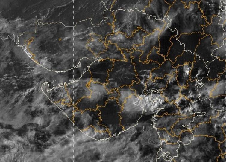 weather nowcast heavy rain forecast next three hours Rain Alert: આગામી ત્રણ કલાકમાં ગુજરાતમાં તૂટી પડશે વરસાદ, જાણો હવાામાન વિભાગની લેટેસ્ટ આગાહી