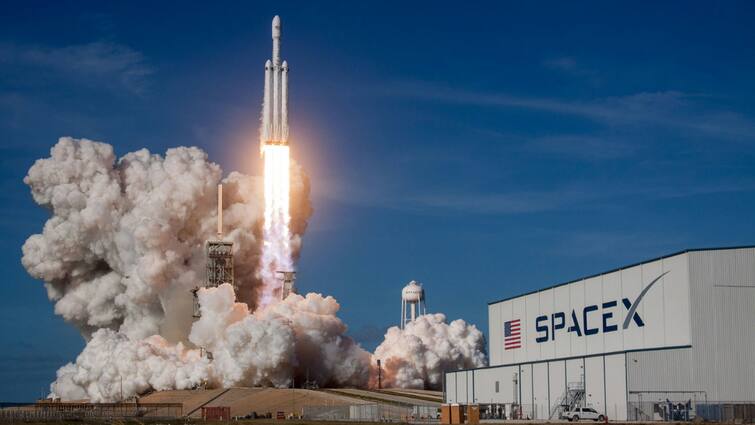 Elon Musk Owned SpaceX Rocket Meets Failure For The First Time In A Decade Starlink Satellites In Low Orbit SpaceX Rocket Meets Failure For The First Time In A Decade, Leaves Starlink Satellites In Low Orbit