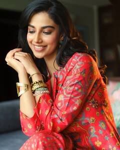 Meenakshi Choudhary: రెడ్ కలర్ డ్రెస్ లో మీనాక్షి చౌదరి- అందాల విందుతో ఆకట్టుకుంటున్న హర్యానా బ్యూటీ