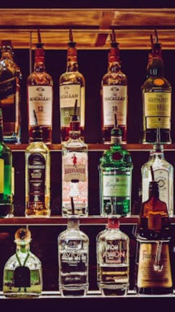 ఈ విస్కీ పెగ్‌ తాగాలంటే ఆస్తులు అమ్మాలి