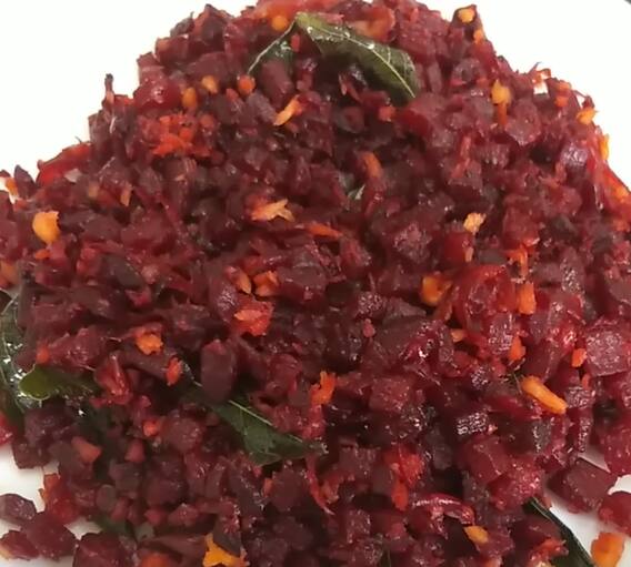 முட்டை வெந்தவுடன் இறுதியாக கொத்தமல்லி இலை அடைப்பை அனைத்து இறக்கினால் சுவையான பீட்ரூட் முட்டை பொரியல் தயார்.