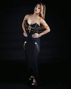 Ankita Dave PHOTO: ઓફ શોલ્ડર ડ્રેસમાં અંકિતા દવેએ કેમેરા સામે આપ્યા ગ્લેમરસ પોઝ