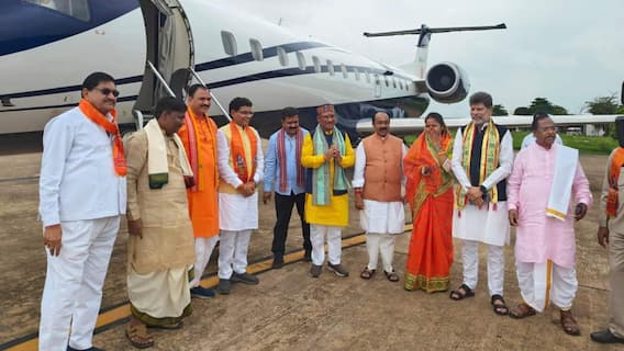 भांचा राम के ननिहाल से विशेष उपहार के साथ CM विष्णु देव साय पहुंचे अयोध्या, थाली में राम कथा से जुड़ी वस्तुएं भांचा राम के ननिहाल से विशेष उपहार के साथ CM विष्णु देव साय पहुंचे अयोध्या, थाली में राम कथा से जुड़ी वस्तुएं